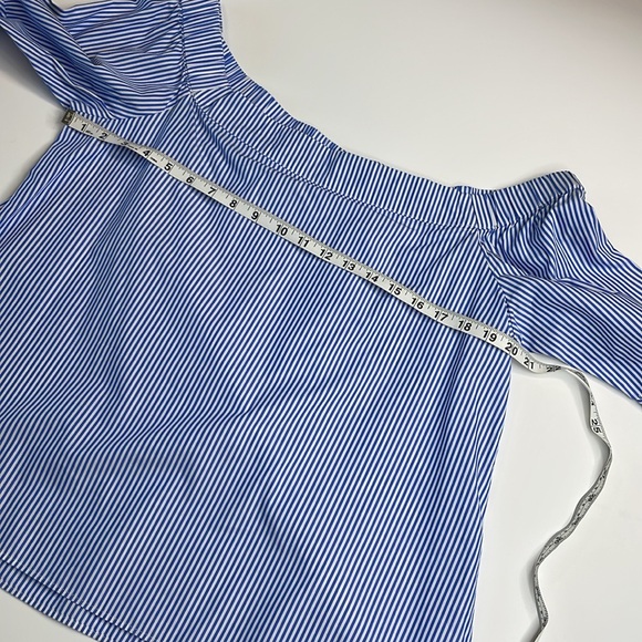 Cupio Off the Shoulder Blue and White Striped Flutter Sleeve Top Size XL - Picture 9 of 10